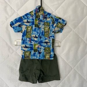 Oshkosh boys 2 piece short set, Size 12 Months, excellent condition, MAKE OFFER!